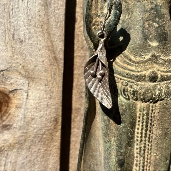 Vintage Artisan Turkish Sterling Silver Calla Lily Earrings - Picture 5 of 7